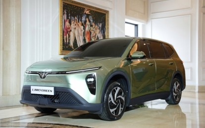Mục sở thị VinFast Limo Green bản tiền thương mại: Đối thủ mới khiến Xpander và Innova Cross phải dè chừng
